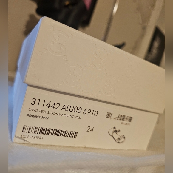 New GUCCI Girl's Horsebit Sandals! - Picture 10 of 16